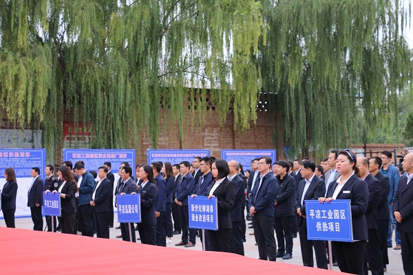 市委副書記、市長(zhǎng)王奮彥帶隊(duì)觀摩督查公司項(xiàng)目建設(shè)工作(圖4)