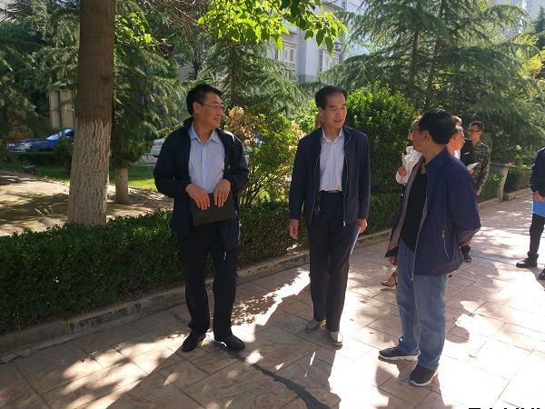 公司副總經(jīng)理文國民帶隊(duì)赴雅居物業(yè)公司考察學(xué)習(xí)(圖2) 公司副總經(jīng)理文國民帶隊(duì)赴雅居物業(yè)公司考察學(xué)習(xí)(圖2)