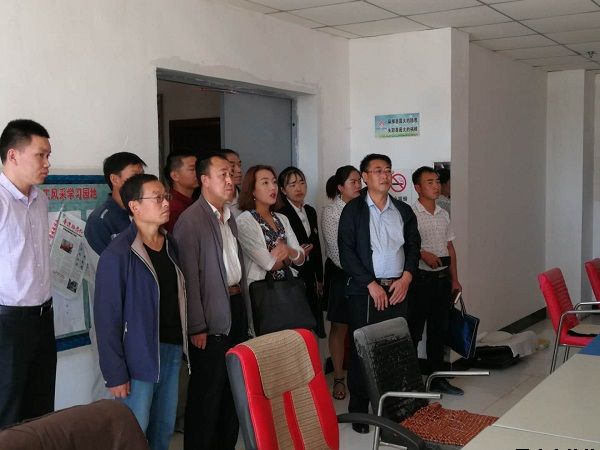 公司副總經(jīng)理文國民帶隊(duì)赴雅居物業(yè)公司考察學(xué)習(xí)(圖3) 公司副總經(jīng)理文國民帶隊(duì)赴雅居物業(yè)公司考察學(xué)習(xí)(圖3)