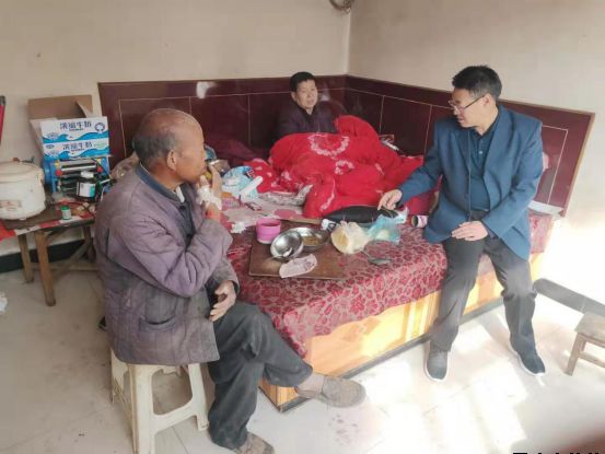 平?jīng)鲢垂鹃_展“踐行初心使命，助推脫貧攻堅(jiān)”主題黨日活動(dòng)(圖6)