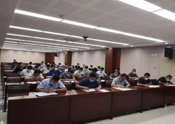 泓源公司產(chǎn)業(yè)開發(fā)聯(lián)合黨支部組織開展項(xiàng)目管理辦法考試測評(圖2) 泓源公司產(chǎn)業(yè)開發(fā)聯(lián)合黨支部組織開展項(xiàng)目管理辦法考試測評(圖2)